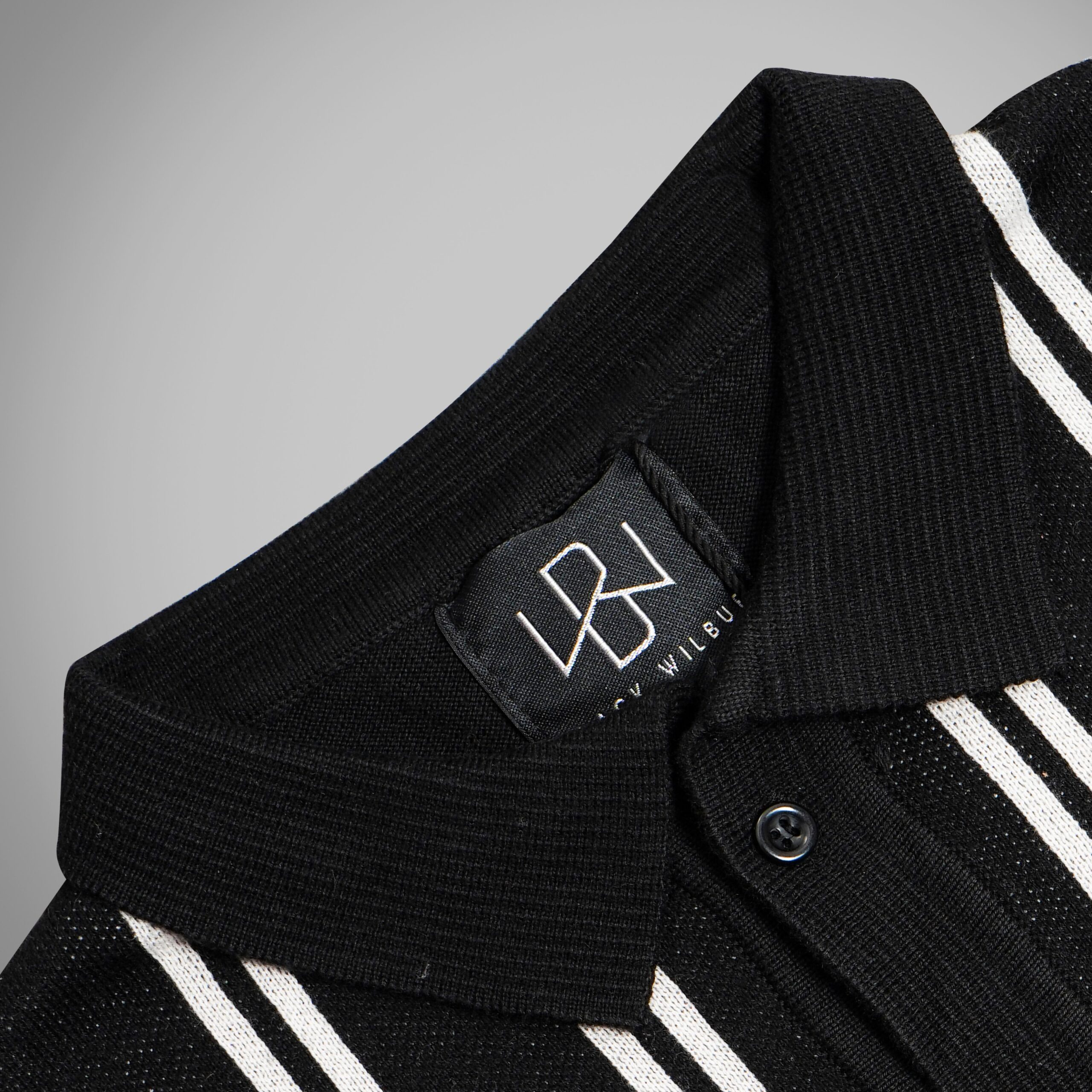 BW contrast Bar Knitted Shirt - Image 2