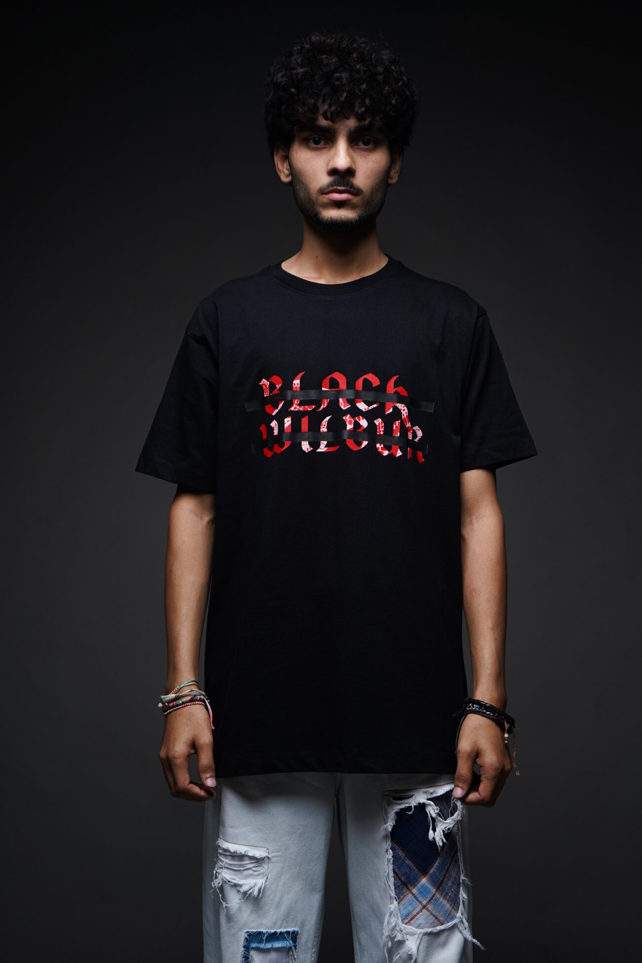 Edgy-Ensemble-T-shirt